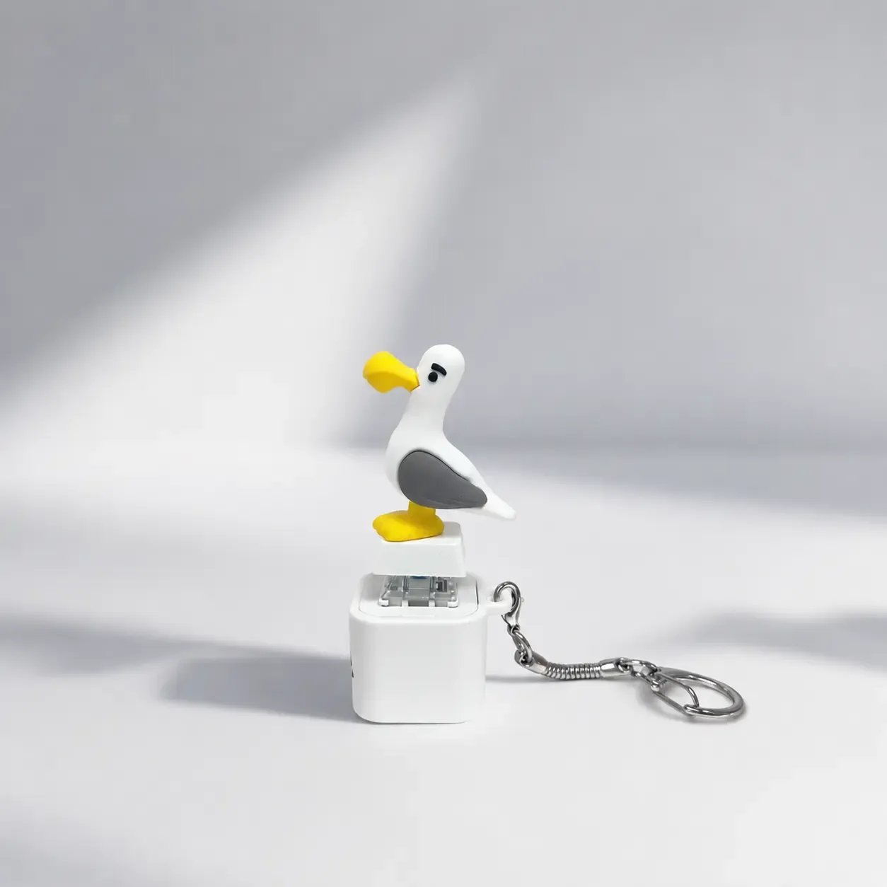 🐦 😂Seagull "MINE!" Sound Button Keychain – Real Sound & LED Light Fun Gift